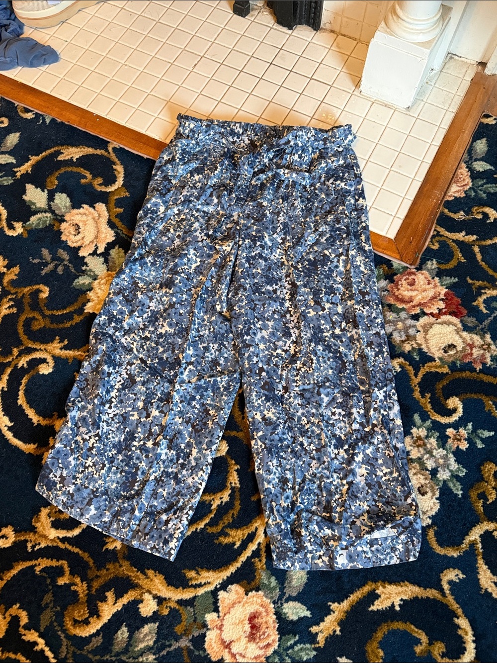 J Jill wide leg floral crops- 100 % lyocell- worn about 3 times - Picture 2 of 6
